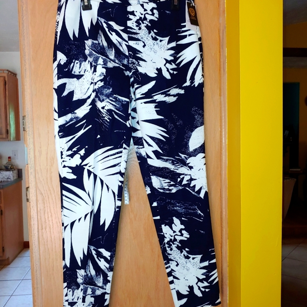 Vince Camuto Skinny Ankle Pants. NWT